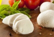 Весь процесс производства моцареллы на видео