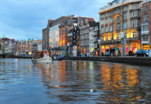 Прогулка на кораблике по каналам амстердама Прогулка на кораблике по каналам амстердама