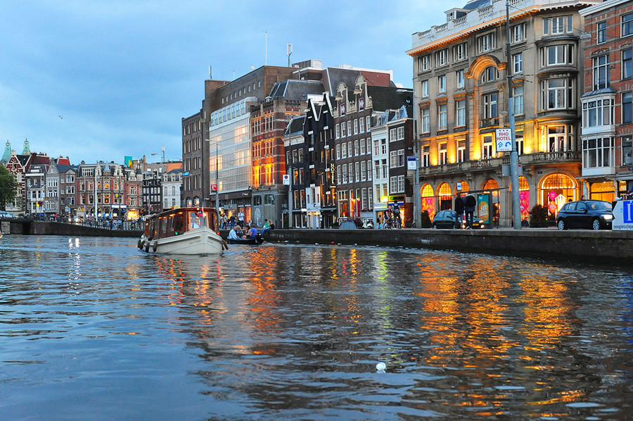 Прогулка на кораблике по каналам амстердама