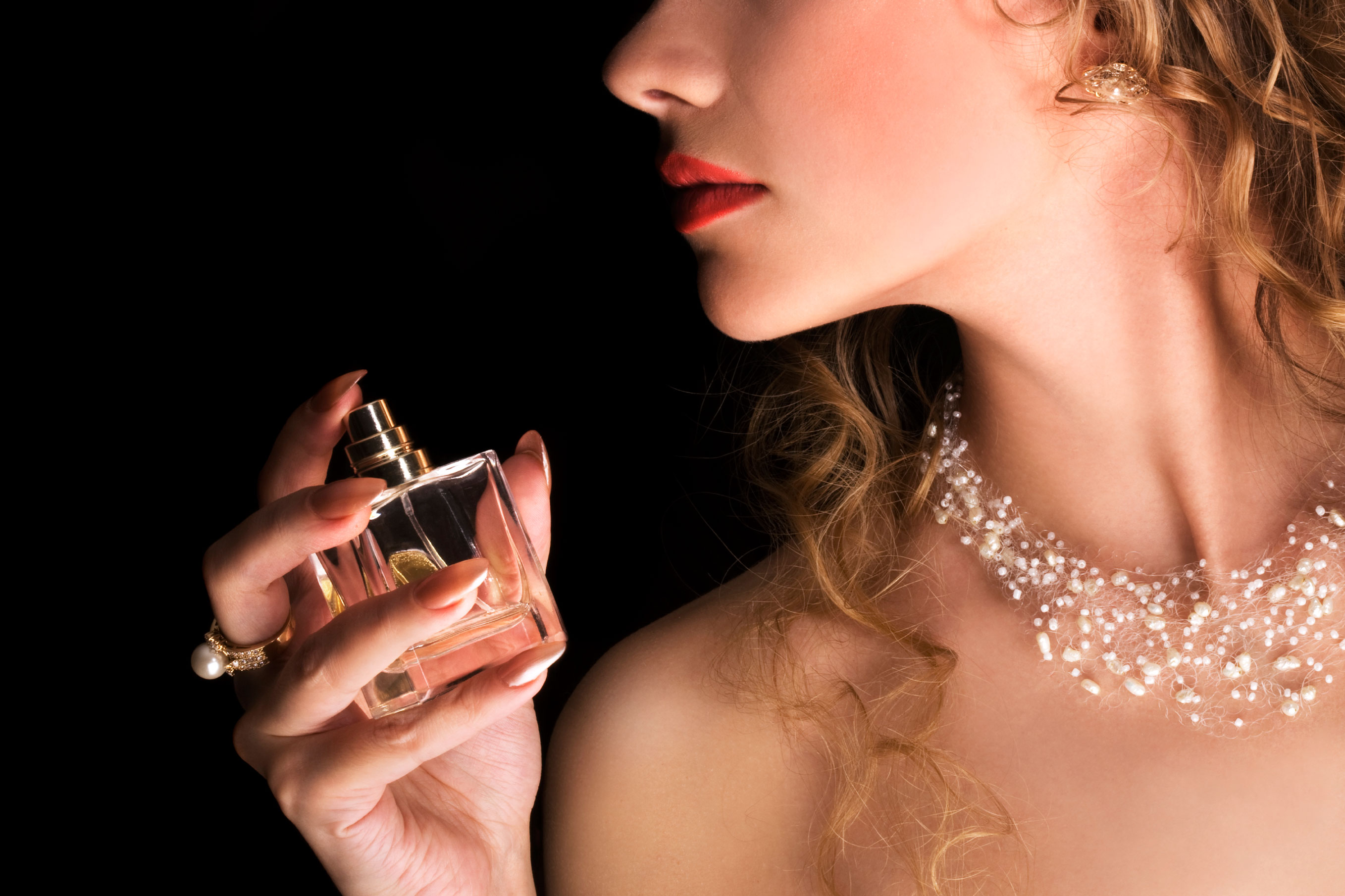 Шлейфовый, стойкий, масляный парфюм в пробниках: выбор ароматов