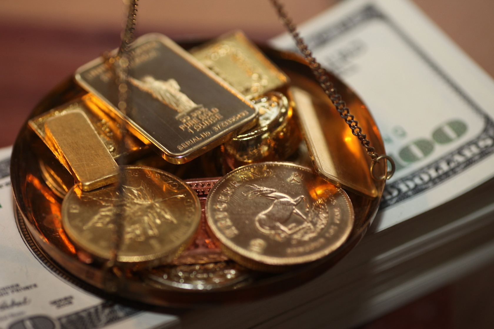 Золото станет деньгами. Деньги золото. Деньги богатство. Золото богатство. Золото валюта.
