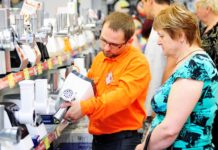 Как конкурировать на рынке техники на примере Poood.ru Как конкурировать на рынке техники на примере Poood.ru