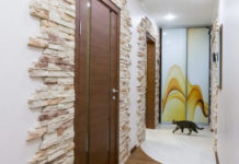 Варианты отделки искусственным камнем Декоративный камень – отличный материал для создания эффектных интерьеров. Он характеризуется высокими прочностными показателями, длительным сроком службы, простым уходом и универсальностью. Отделку из камня можно вводить в дизайн разных стилей: от вечно актуальной классики до брутального лофта.