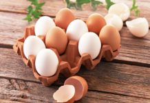 Доставка свежих куриных яиц прямо домой Доставка продуктов на дом Доставка продуктов на дом – удобный и быстрый способ получить все необходимое, не выходя из квартиры. Сегодня многие крупные магазины и супермаркеты предлагают эту услугу, стремясь удовлетворять запросы покупателей. Заказать любые виды продуктов, в том числе купить яйца с аккуратной и бережной доставкой в любую точку города можно на специализированном сайте https://dostavka-produktov.ru/yajco/. Магазин гарантирует своим покупателям доставку только свежей и качественной продукции в указанное место – домой, в офис, на дачу или в частный коттедж. На сайте есть процедура регистрация, позволяющая получить доступ к личному кабинету, где можно просматривать историю покупок и делать заказы быстрее и комфортнее. Доставка осуществляется по требованию «день-в-день» или на следующий день. В магазине представлены самые востребованные категории продуктов, такие как: • овощи и фрукты; • консервы; • замороженные и охлажденные продукты; • колбасная продукция; • бакалея; • мясо, птица, рыба, морепродукты; • молочные продукты; • чай, кофе; • яйцо; • полуфабрикаты; • безалкогольные напитки; • орехи и сухофрукты. На сайте много позиций, как самых необходимых продуктов, так и различных сортов чая и кофе, десертов, напитков и закусок. Также в магазине представлен большой выбор куриных яиц любых категорий по привлекательным ценам. Преимущества доставки Доставку заказывают люди в разных ситуациях. Например, не всегда есть время на хождение по магазину или сам процесс кажется человеку нецелесообразным, не у всех имеется в наличии машина и нести тяжелые сумки в руках сложно и неудобно, особенно семьям с маленькими детьми. В этих и других случаях стоит выбирать доставку продуктов на дом. Этот способ, помимо естественной экономии времени, обладает определенными преимуществами: • быстрый выбор необходимых продуктов благодаря удобной навигации и понятному интерфейсу; • покупка высококачественных и свежих продуктов по привлекательным ценам; • оперативная доставка в указанный срок с использованием специализированных изотермических фургонов и автомобилей с необходимыми климатическими условиями; • привоз продуктов осуществляется в любой день, в том числе по выходным и праздникам; • получение привилегий и бонусов при регулярном пользовании услугами сайта; • возможность быстро и не затратно подготовить угощения для события и мероприятия в любом формате – от просто фуршета на несколько персон до большого праздника. Заказать доставку продуктов могут не только физические лица для собственного пользования, но и юридические. Для заказов от фирм и компаний предоставляется личный менеджер, оказывающий бухгалтерское сопровождение в полном объеме.