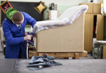 Преимущества перетяжки мебели