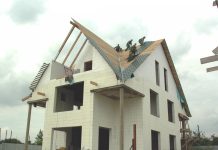 Строительство домов с несъемной опалубкой: чем такая технология выгодна