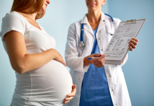 Как экстракорпоральное оплодотворение помогает паре зачать ребенка