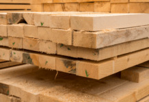 Обрезная доска в строительстве: критерии выбора качественного сырья