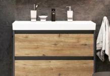 Тумбы под дерево или обычные: что выбрать для ванной